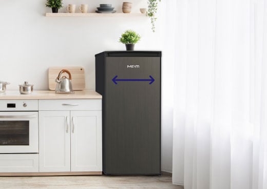 Lodówka MPM-200-CJ-19/E w zabudowie kuchennej.