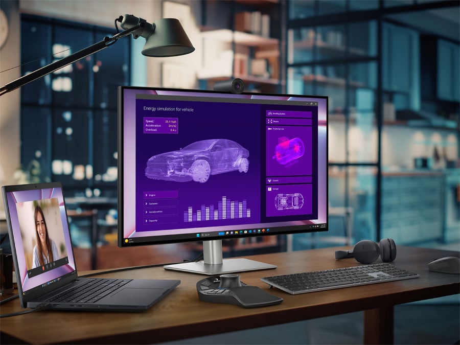Dell Pro Max 16 na biurku
