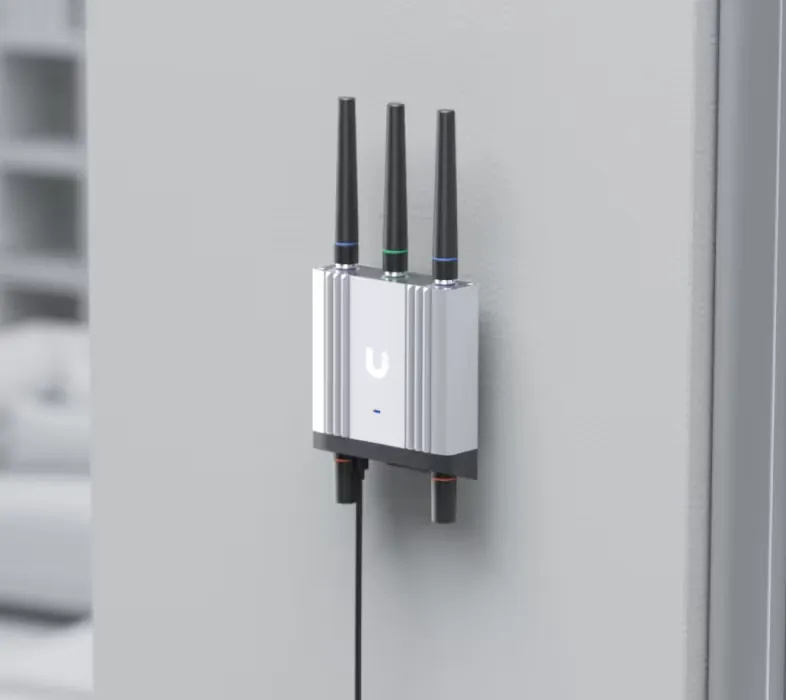 Ubiquiti UMR-Industrial-EU | Router przemysłowy | LTE Cat 4, Wi-Fi 4, 2x RJ45 1000Mb/s, nano SIM