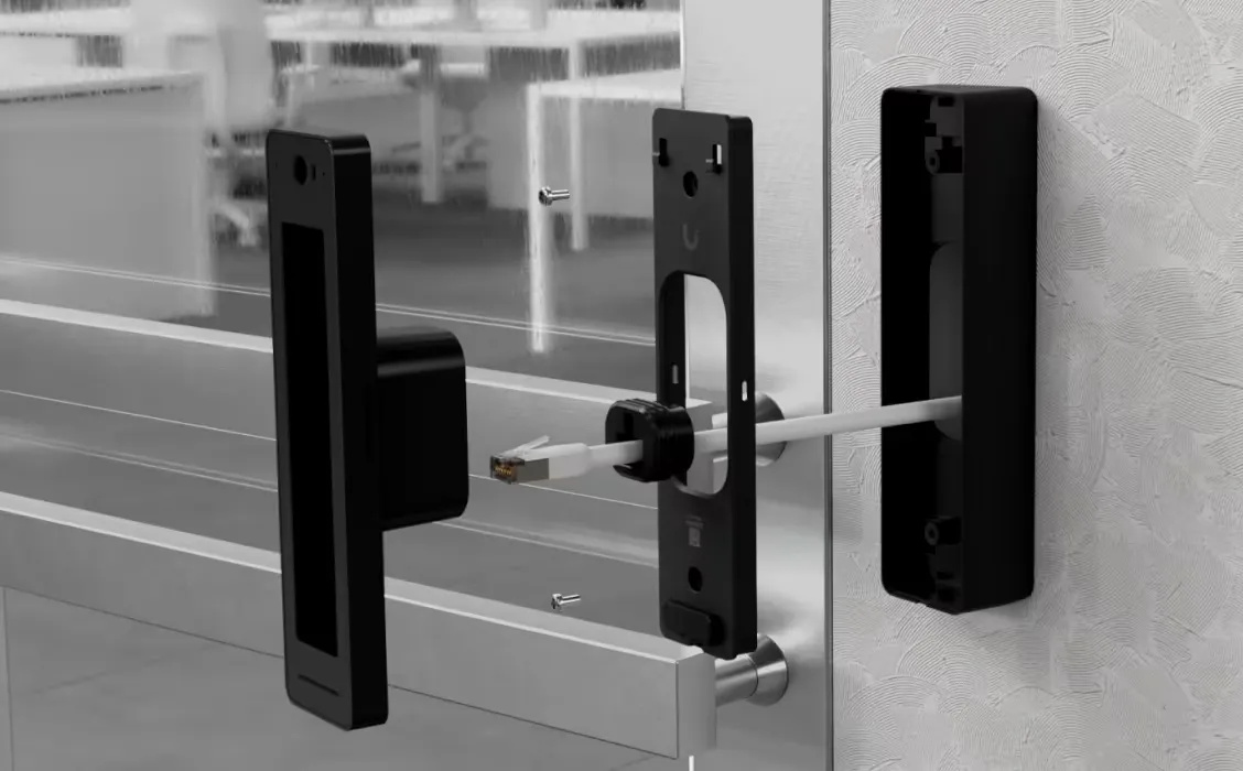 Ubiquiti UACC-Reader-Pro-AM-B | Kątowy uchwyt montażowy dla czytnika dostępu Access Reader | Reader Pro Angle Mount