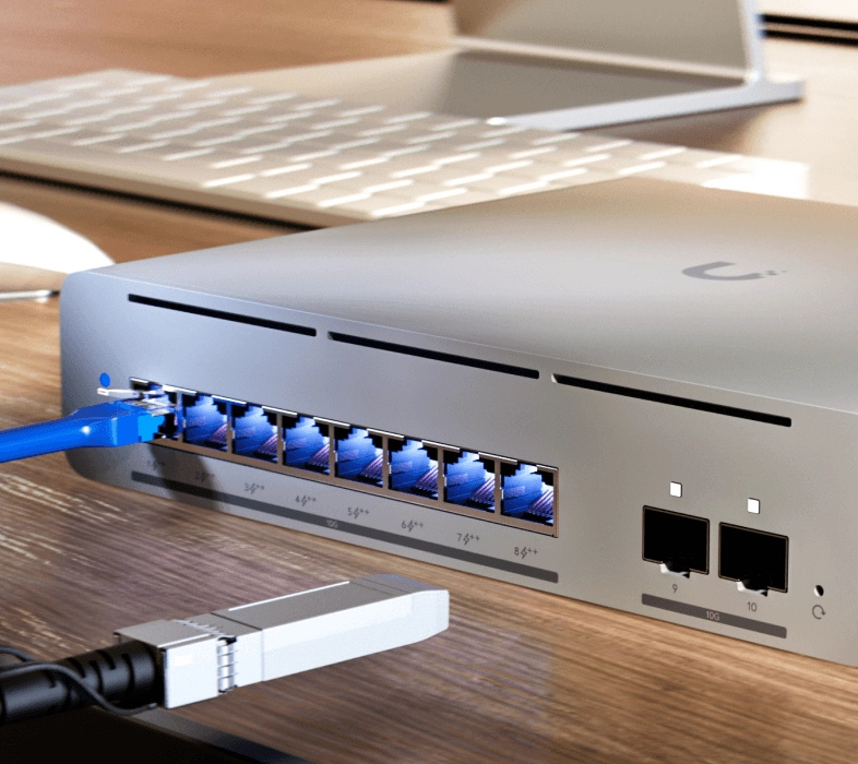 Ubiquiti USW-Pro-XG-8-PoE | Switch | Etherlighting, 8x RJ45 10GbE PoE, 2x SFP+, 155W, Layer 3