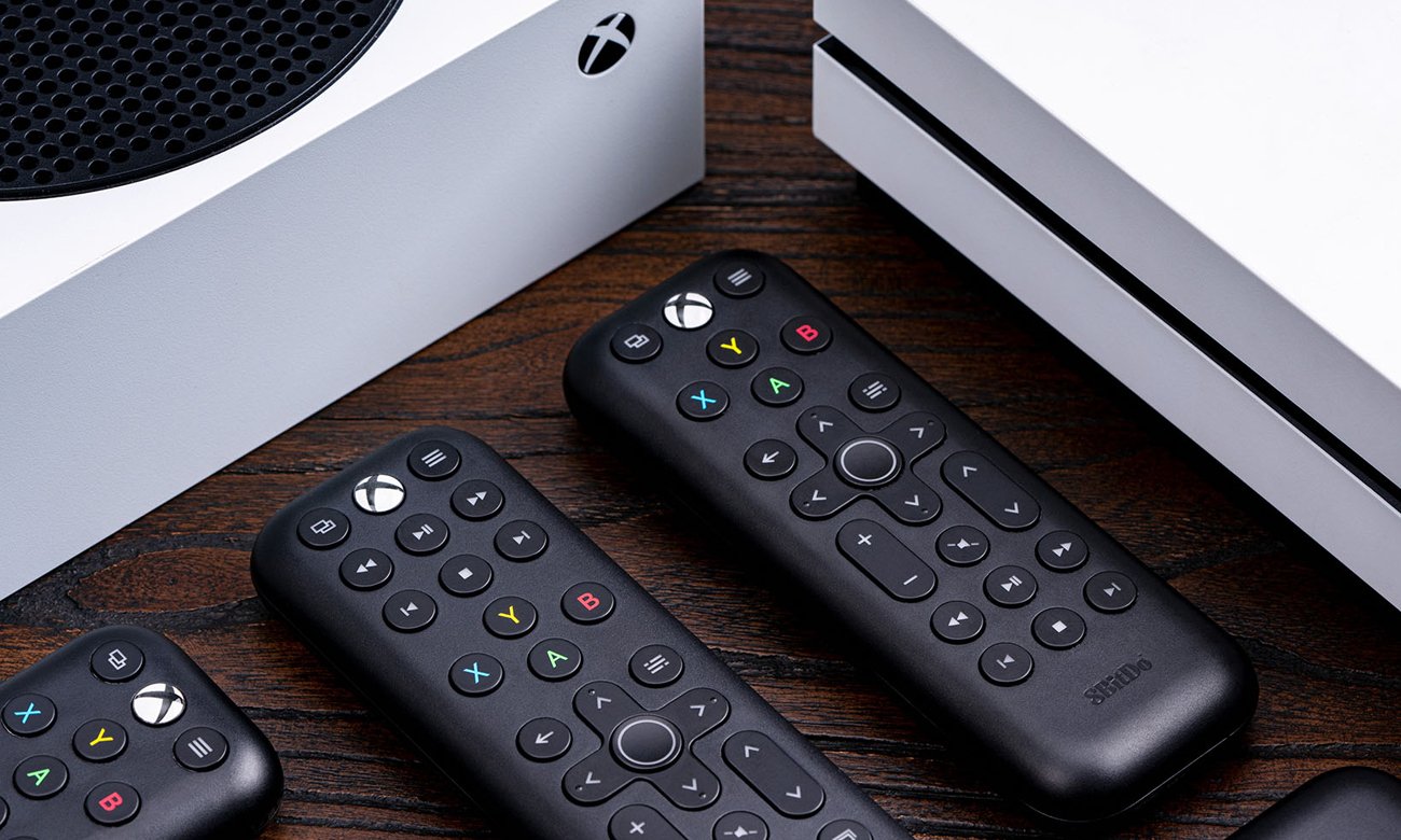 Pilot 8BitDo Xbox Media Remote do konsoli Xbox Czarny - Grafika lifestyle