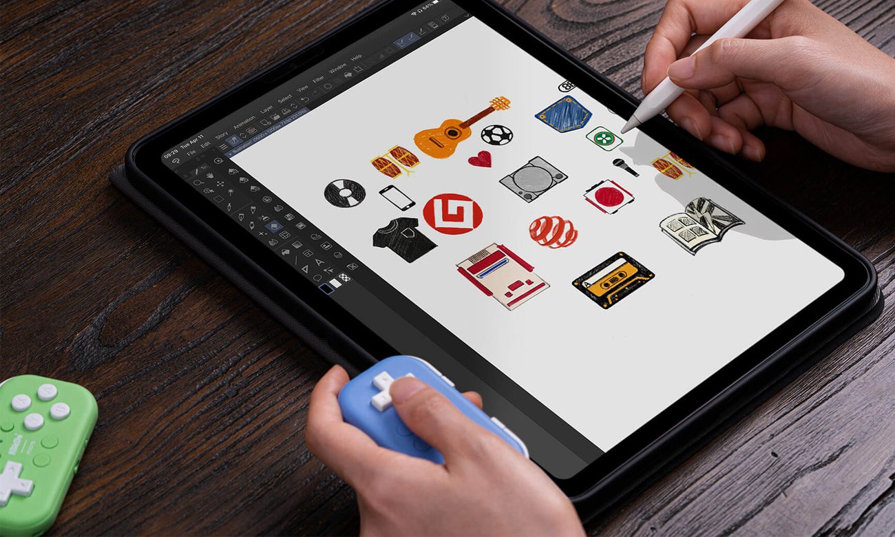 Kontroler bezprzewodowy 8BitDo Micro Bluetooth Gamepad - Grafika lifestyle