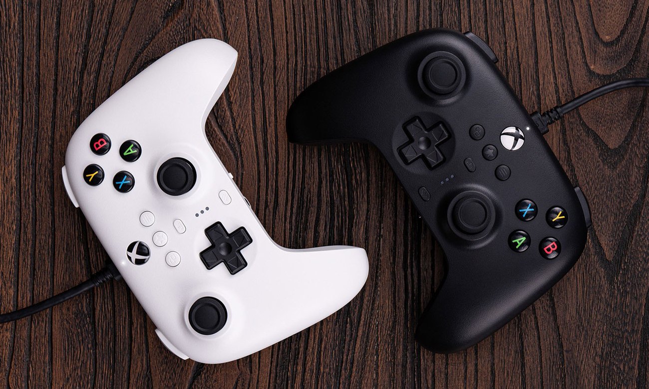 8BitDo Ultimate Wired Controller für Xbox Hall Effect Schwarz - Lifestyle