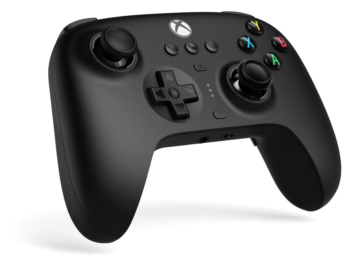 Kontroller 8Bitdo Ultimate 3-mode Xbox Controller Black - Widok od przodu pod kątem