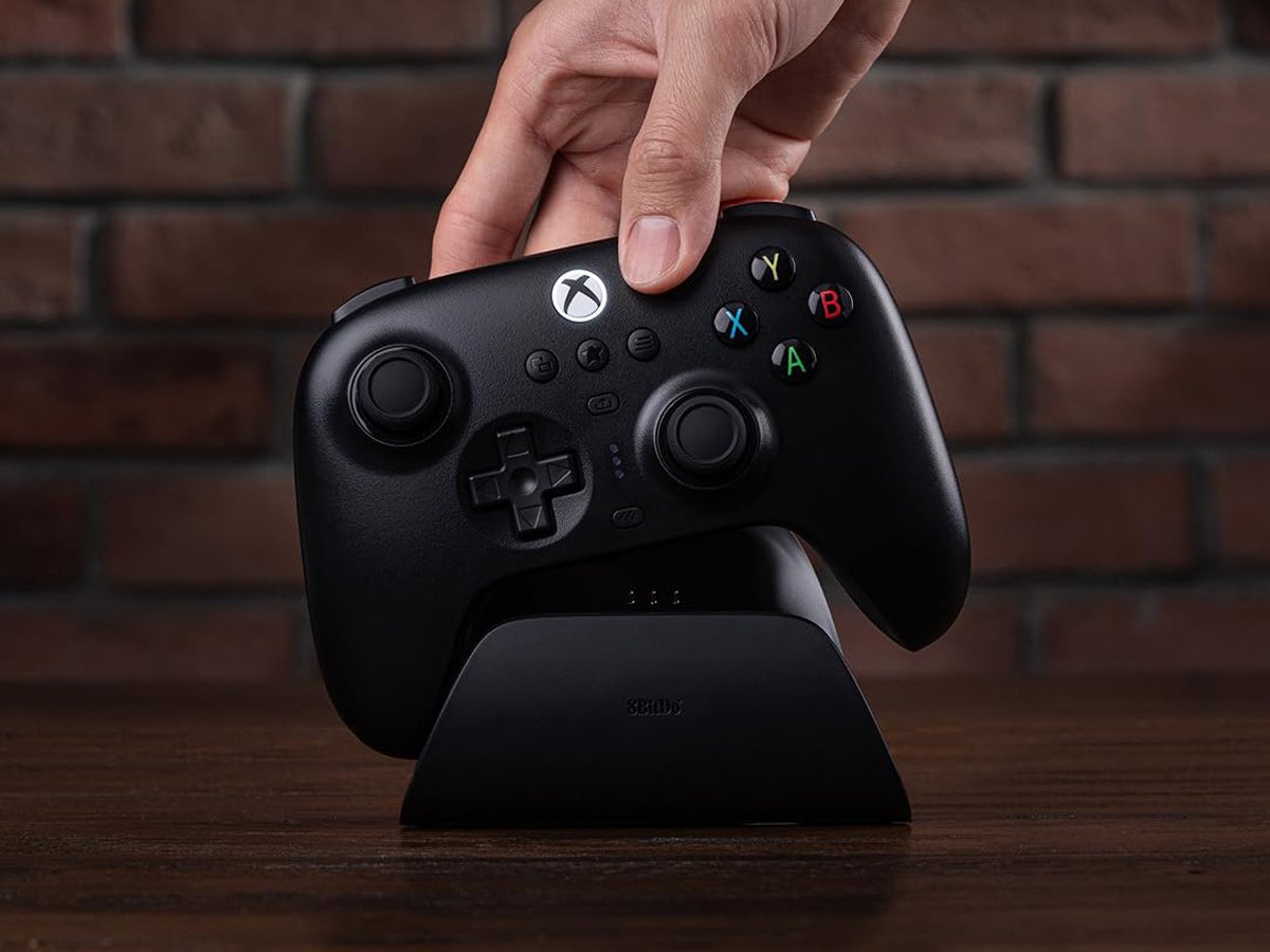 Dockingstation im Set mit dem 8Bitdo Ultimate 3-mode Xbox Controller