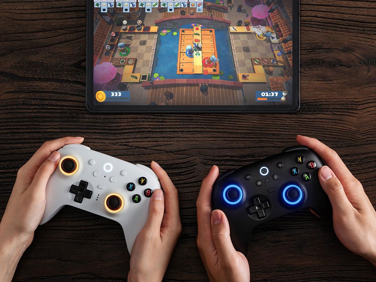 Kontroler 8BitDo Ultimate 2 Wireless 2.4G - Grafika lifestyle