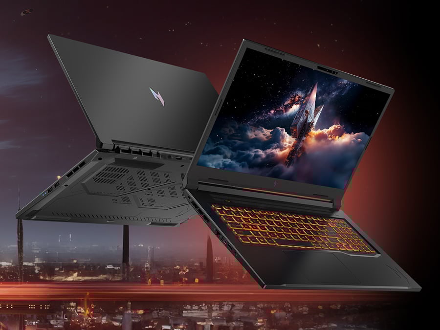 Acer Nitro V17 AI ekran oraz pokrywa matrycy