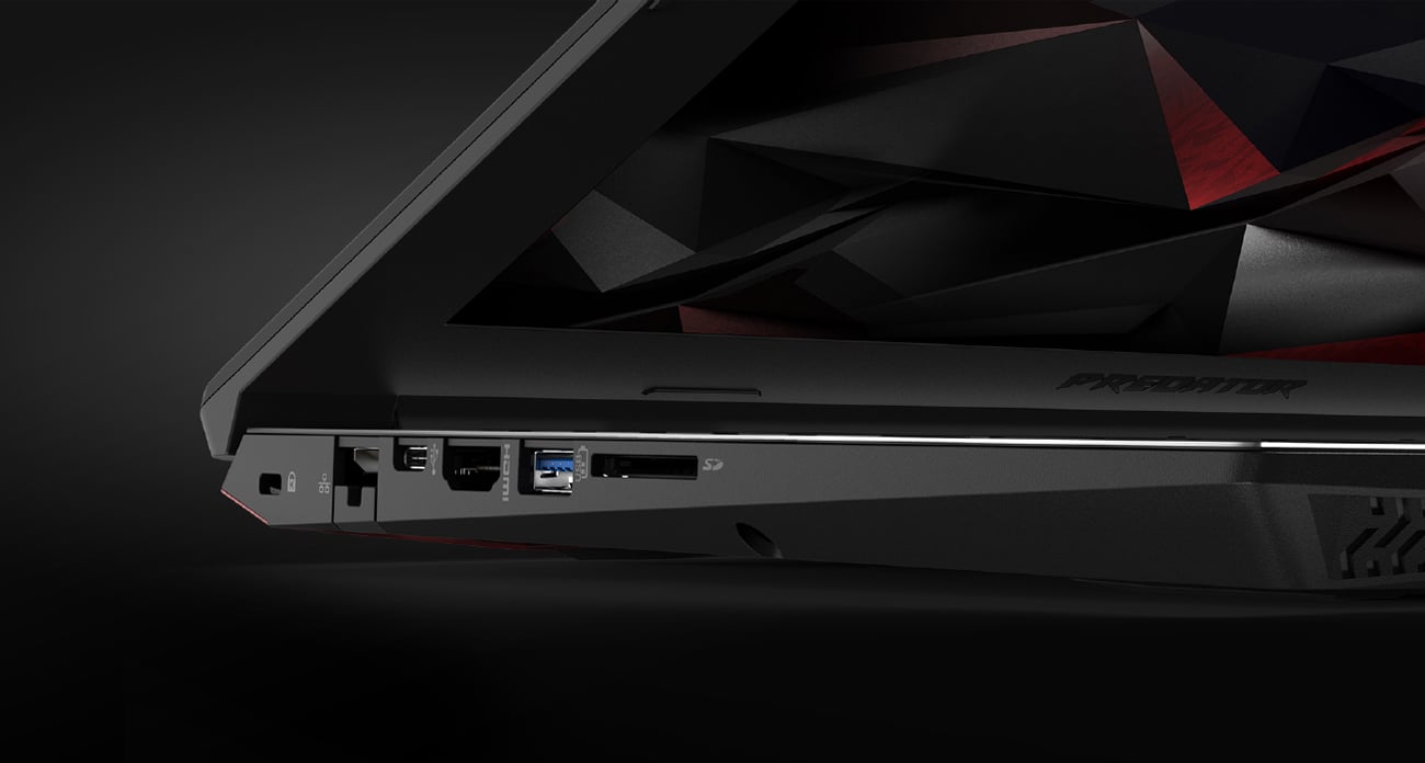Acer Helios 300 metalowa obudowa