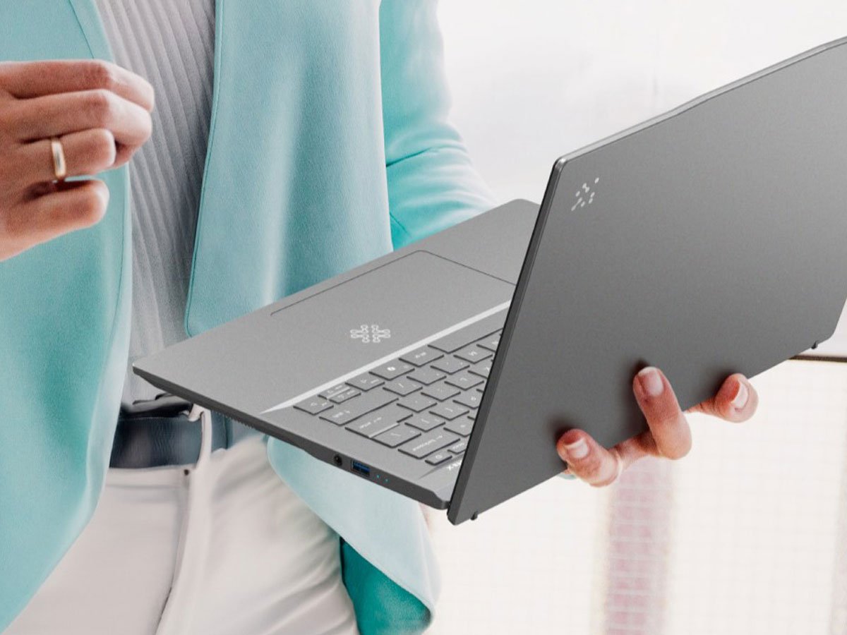 Laptop Acer Swift 16 w trakcie spotkania