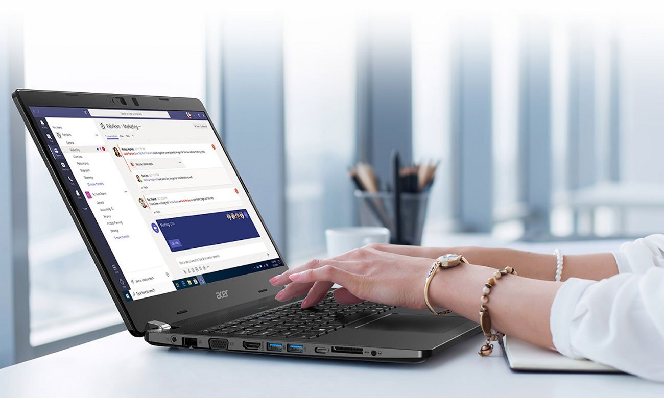 Acer TravelMate P2 porty