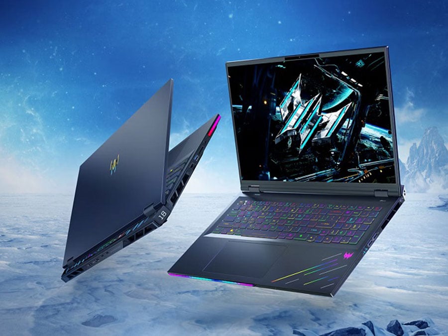 Acer Predator Helios 18 ekran oraz klawiatura