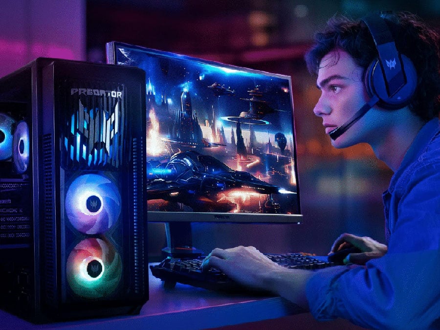 Predator Orion 5000 na biurku gamera
