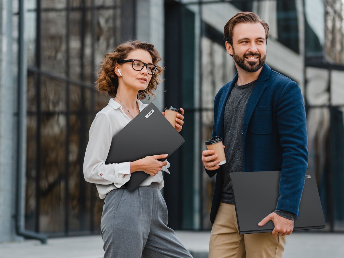Acer TravelMate P4 wygląd laptopa