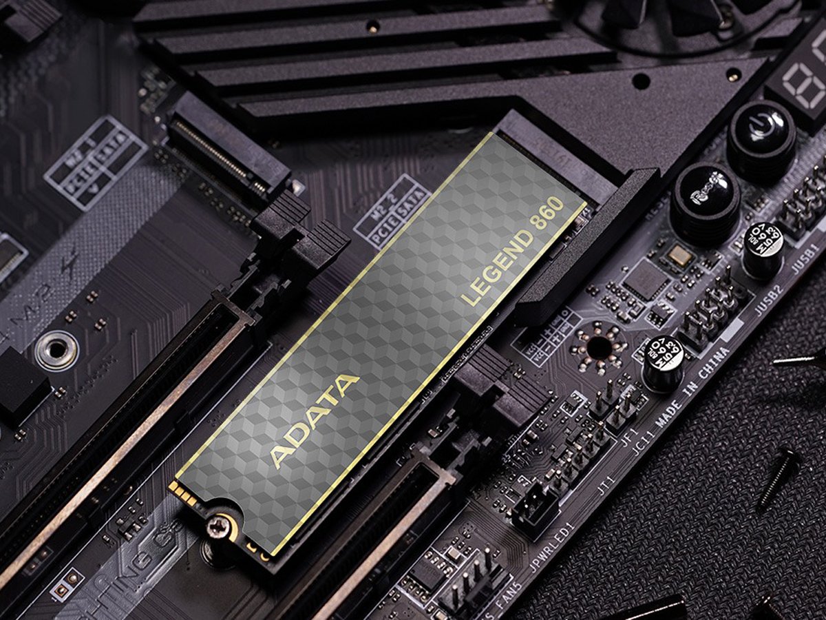 Dysk SSD M.2 PCIe Gen4 NVMe ADATA LEGEND 860 - Grafika lifestyle