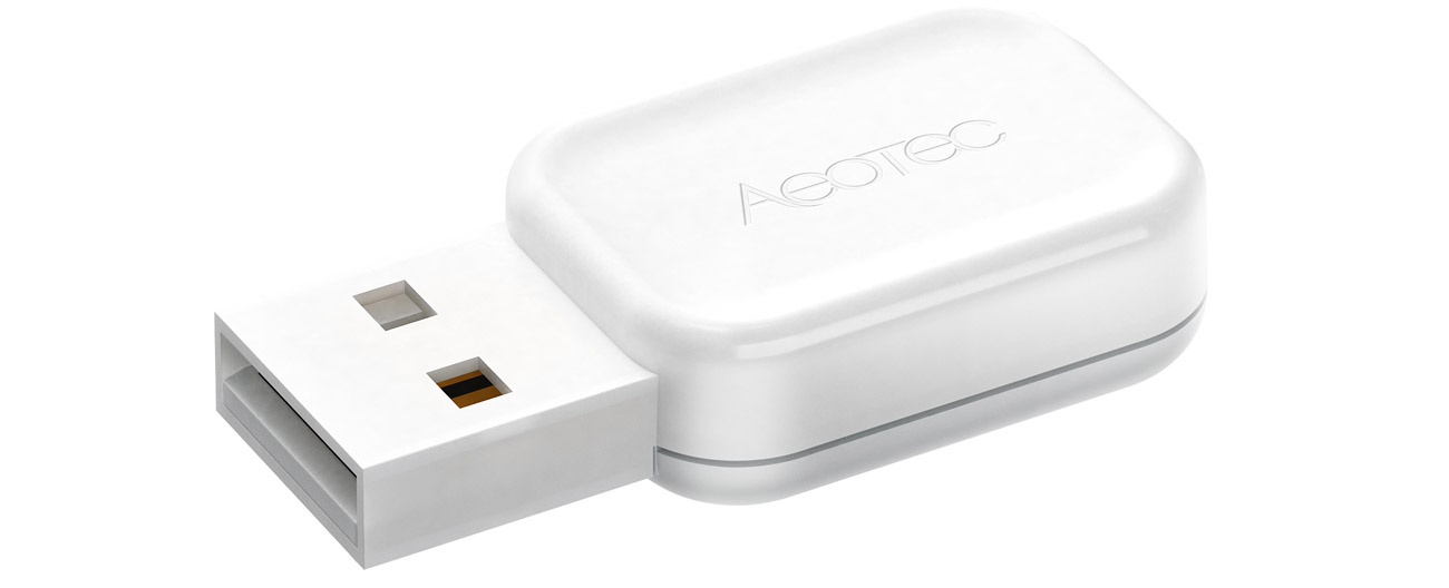 Centralka Aeotec Z-Stick 7 - Widok z przodu pod kątem