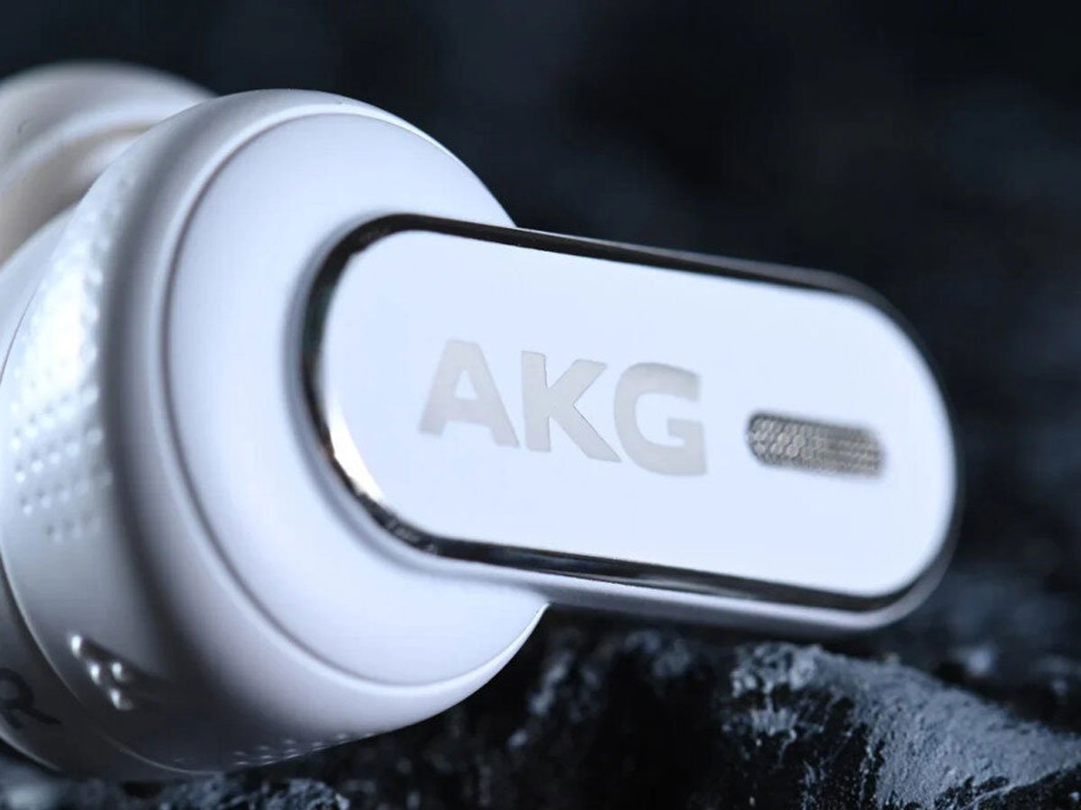 Słuchawki bezprzewodowe AKG N5 Hybrid ANC - Grafika lifestyle