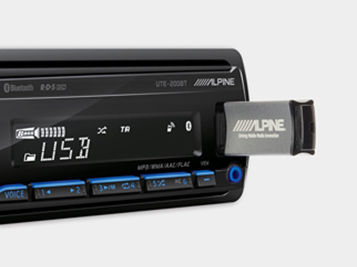 Radioodtwarzacz Alpine UTE-200BT - Twoja muzyka zawsze pod ręką