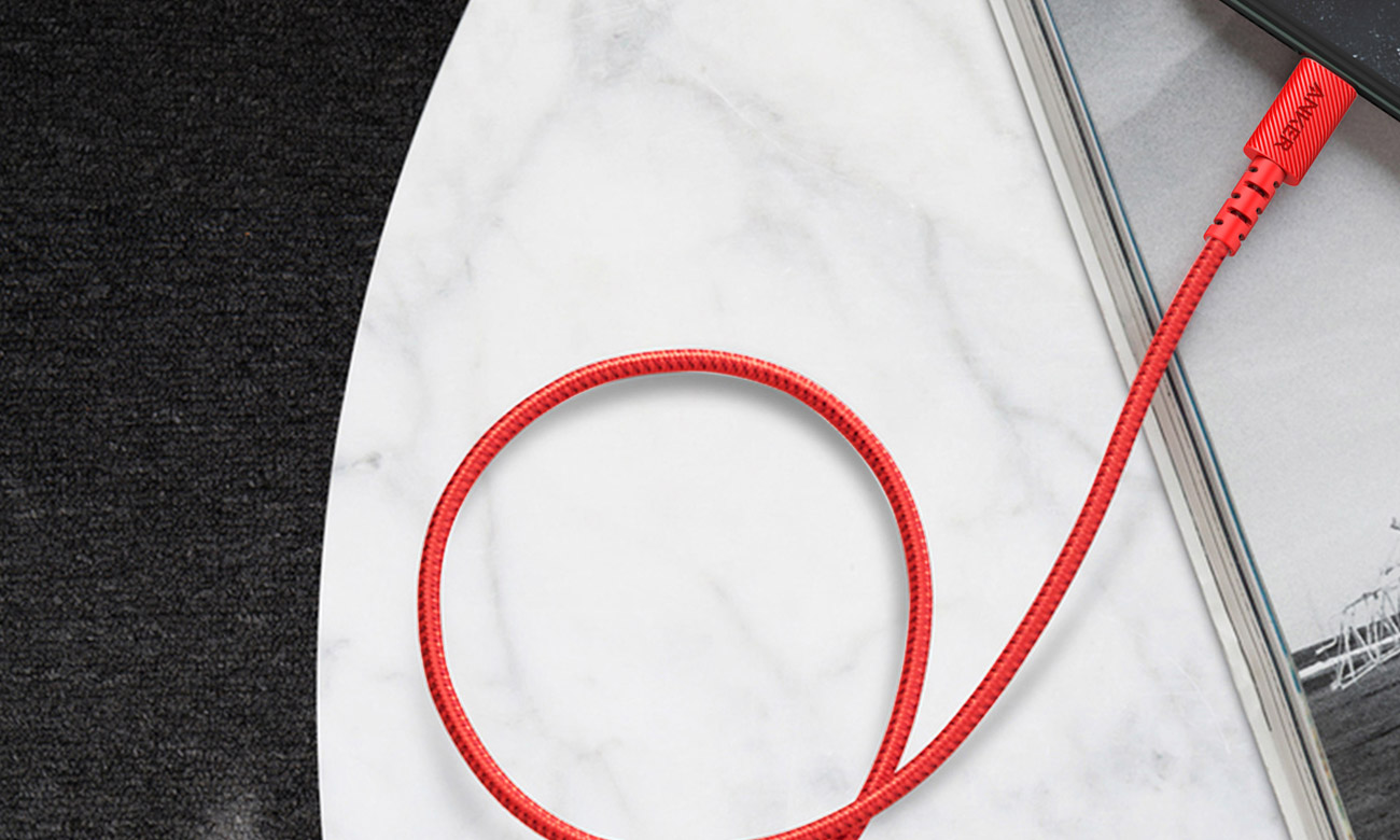 Kabel Anker PowerLine Select ładowanie smartfona