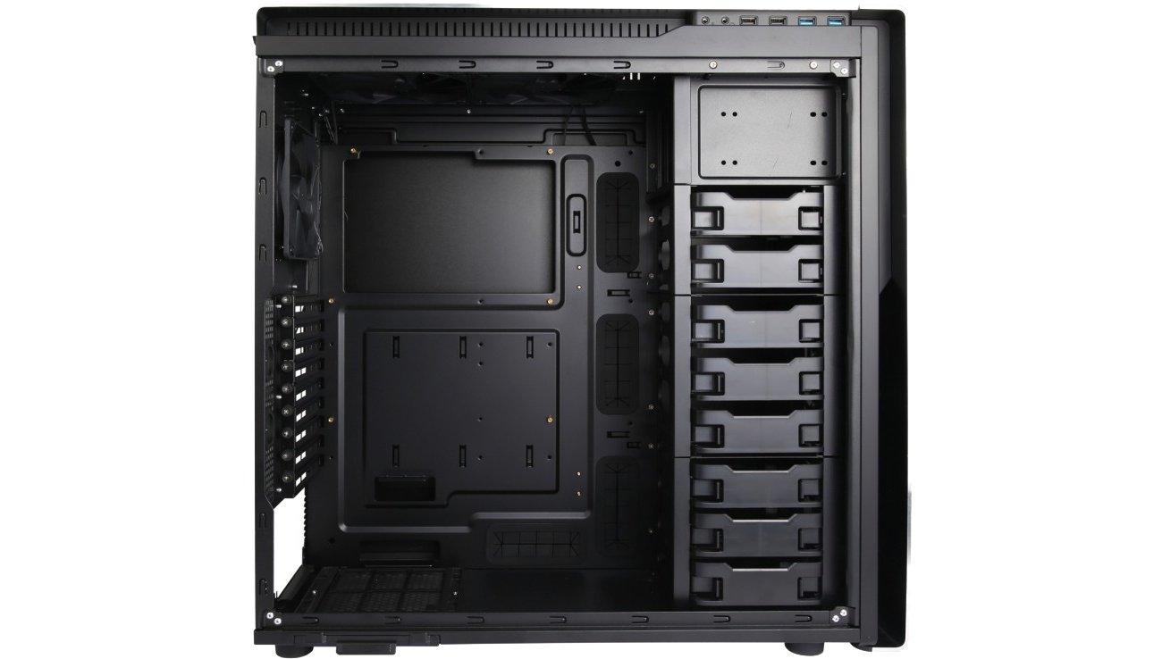 Obudowa Antec P380 wnętrze i klatki na dyski