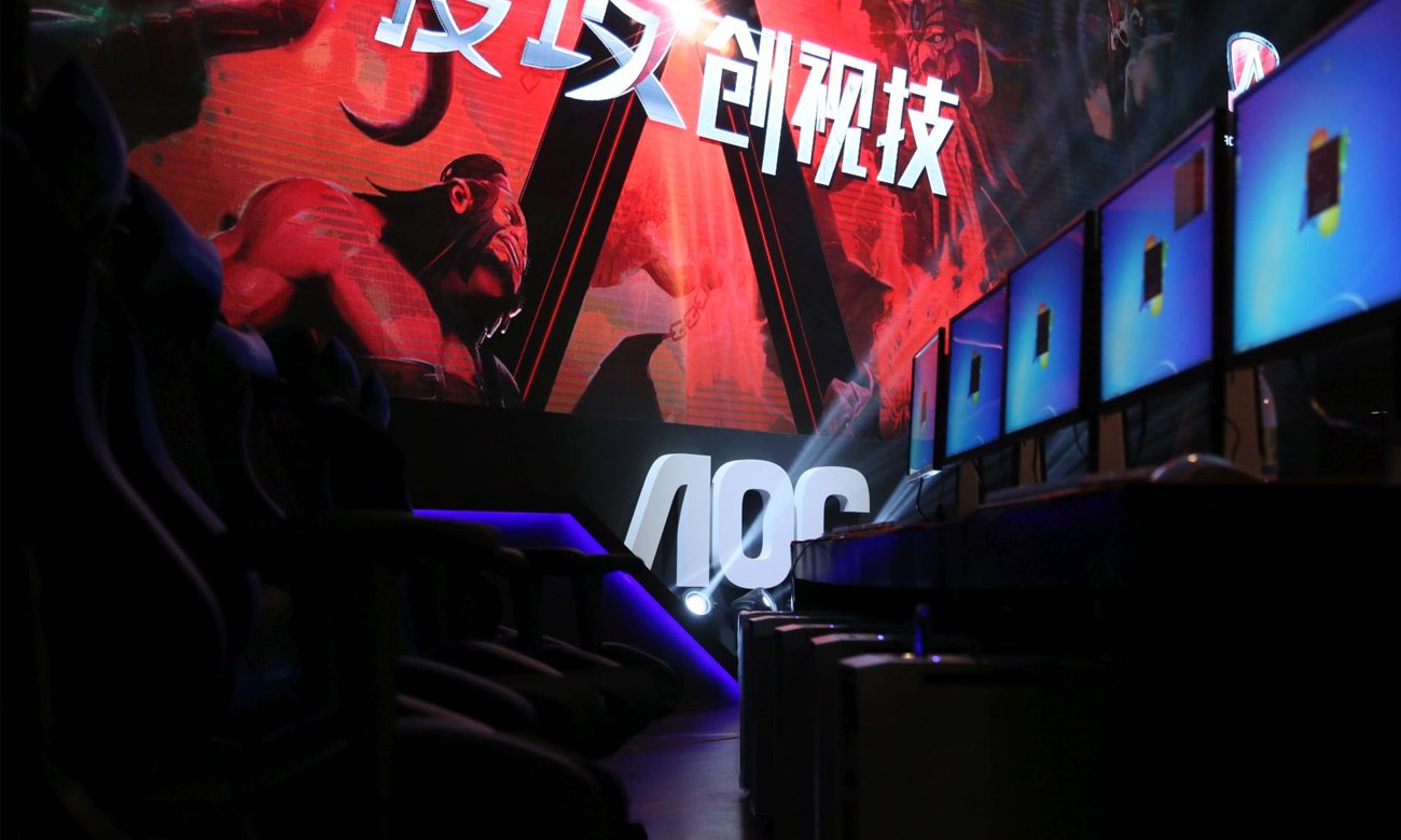 AOC AGON Rozgrywka