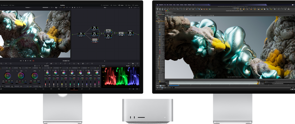 Monitory Studio Display i Studio Display XDR, po jednym z każdej strony Maca Studio, wyświetlające miejsce pracy artysty, oprogramowanie i narzędzia do modelowania 3D