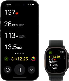 Aktywność na żywo z danymi z treningu kolarskiego widocznymi zarówno na Ultra 2, jak i na iPhonie
