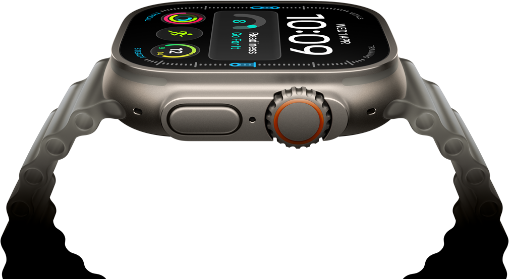 Apple Watch Ultra 4 z kopertą z tytanu w kolorze naturalnym, tarcza cyfrowego zegara, komplikacje: gotowość, tętno, Treningi, temperatura, widoczny prawy bok urządzenia, pokrętło Digital Crown, wystający przycisk boczny; pasek Ocean w kolorze półprzezroczystej szarości