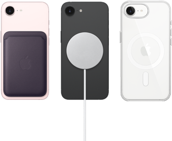 }iPhone 17e w kolorze jasnoróżowym z portfelem z tkaniny FineWoven w kolorze nocnego fioletu, iPhone 17e w kolorze czarnym z silikonowym etui w kolorze czarnym i ładowarką MagSafe, iPhone 17e w kolorze białym z przezroczystym etui z MagSafe