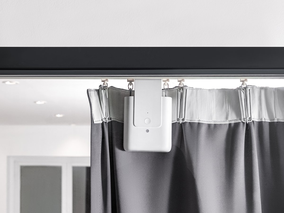 Silnik zasłon do karniszy szynowych Aqara Curtain Driver E1 - Grafika lifestyle