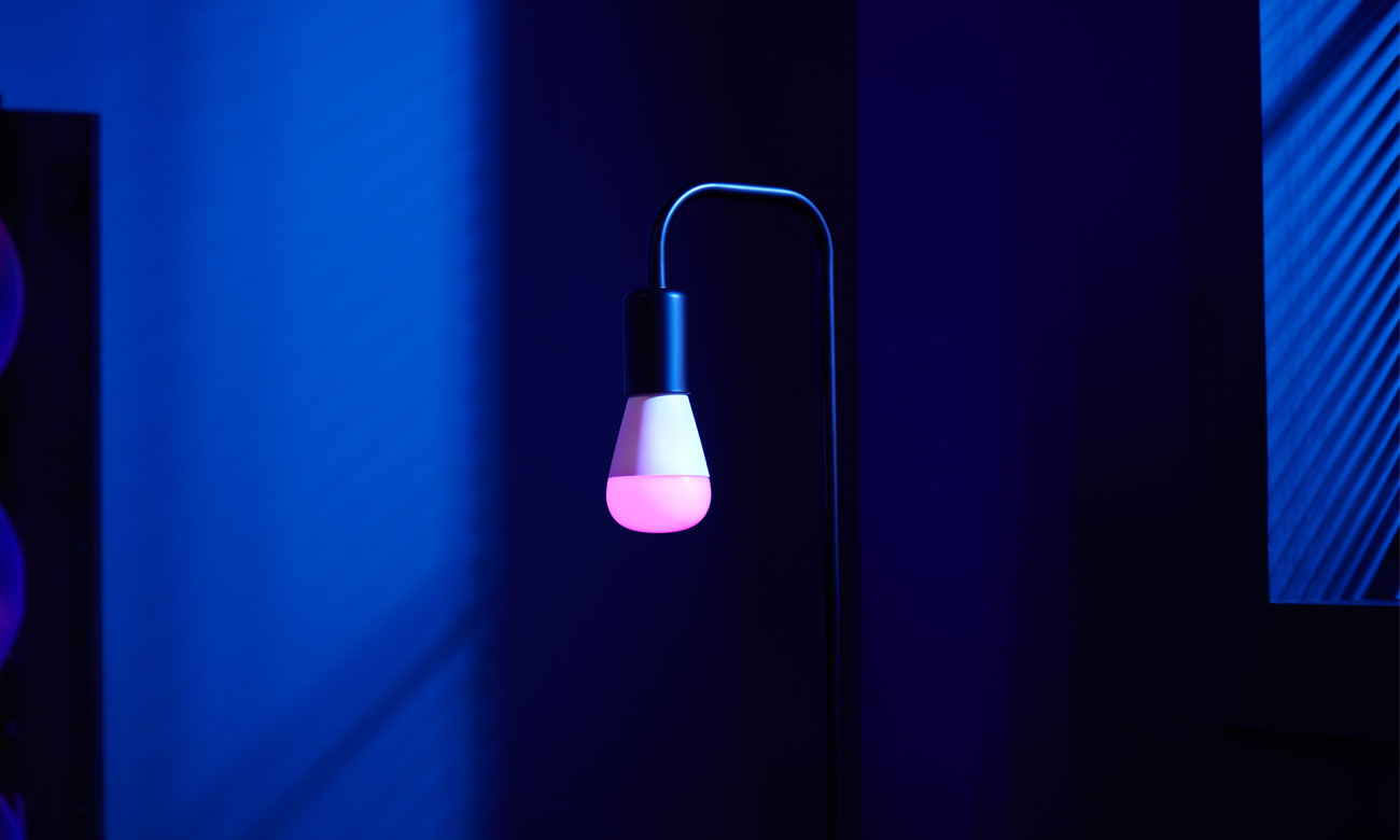Inteligentna żarówka Aqara LED Bulb T2 (CCT, E27) - Grafika lifestyle
