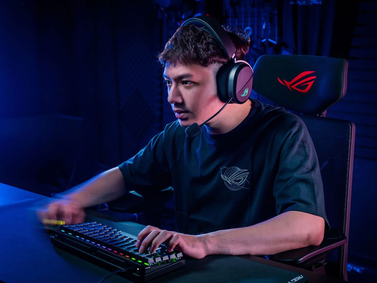 Zestaw słuchawkowy ASUS ROG Pelta - Grafika lifestyle