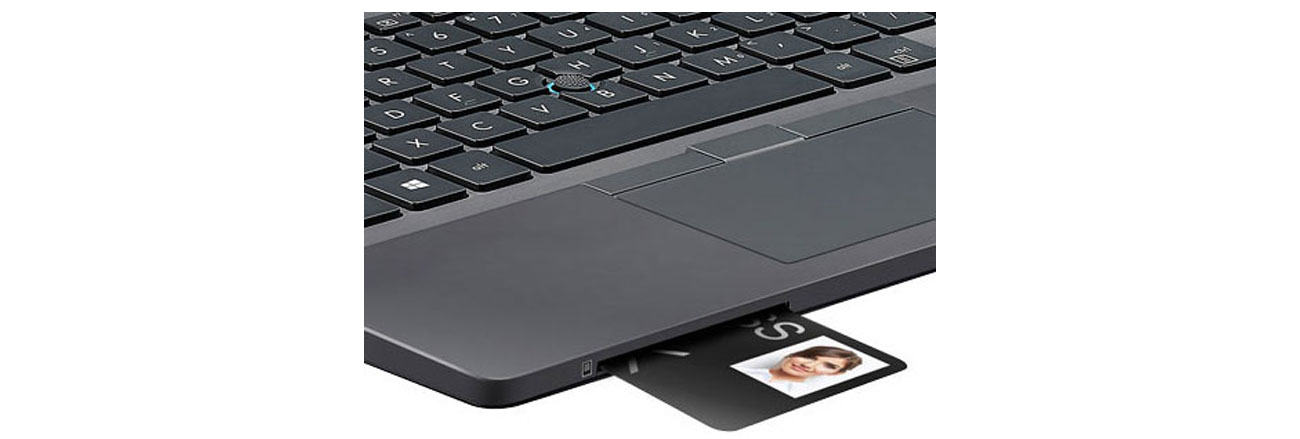 ASUS B8230UA-GH0039E Czytnik kart Smart