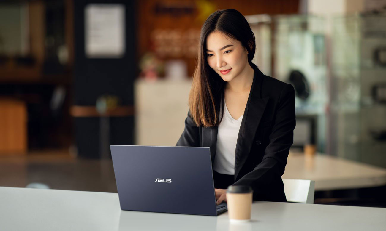 ASUS ExpertBook B1402CVA wygląd laptopa