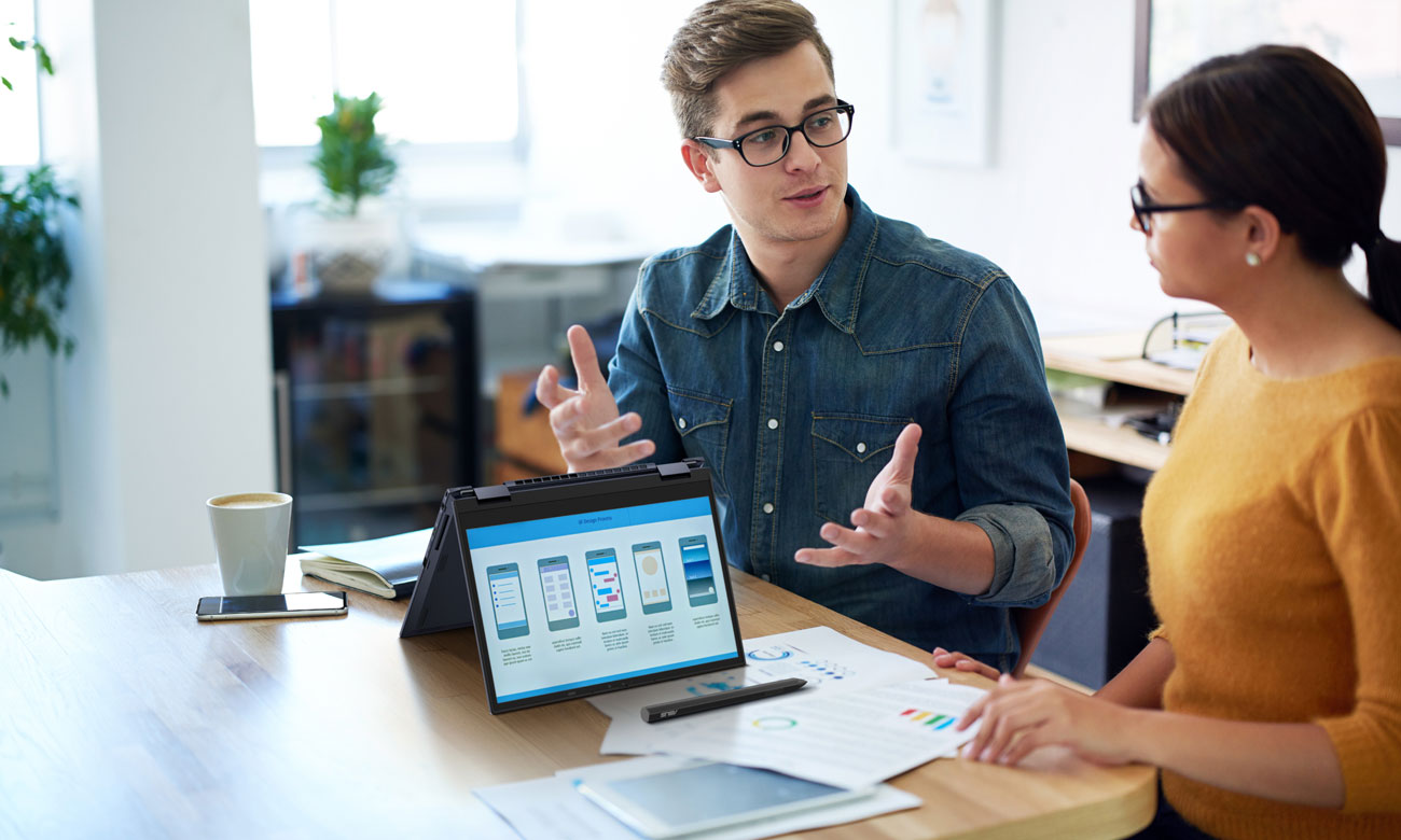 ASUS ExpertBook B7402 Flip laptop