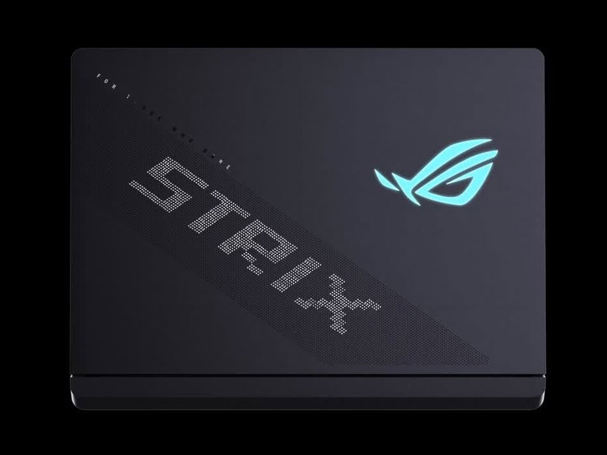 ASUS ROG Strix SCAR 18 tył