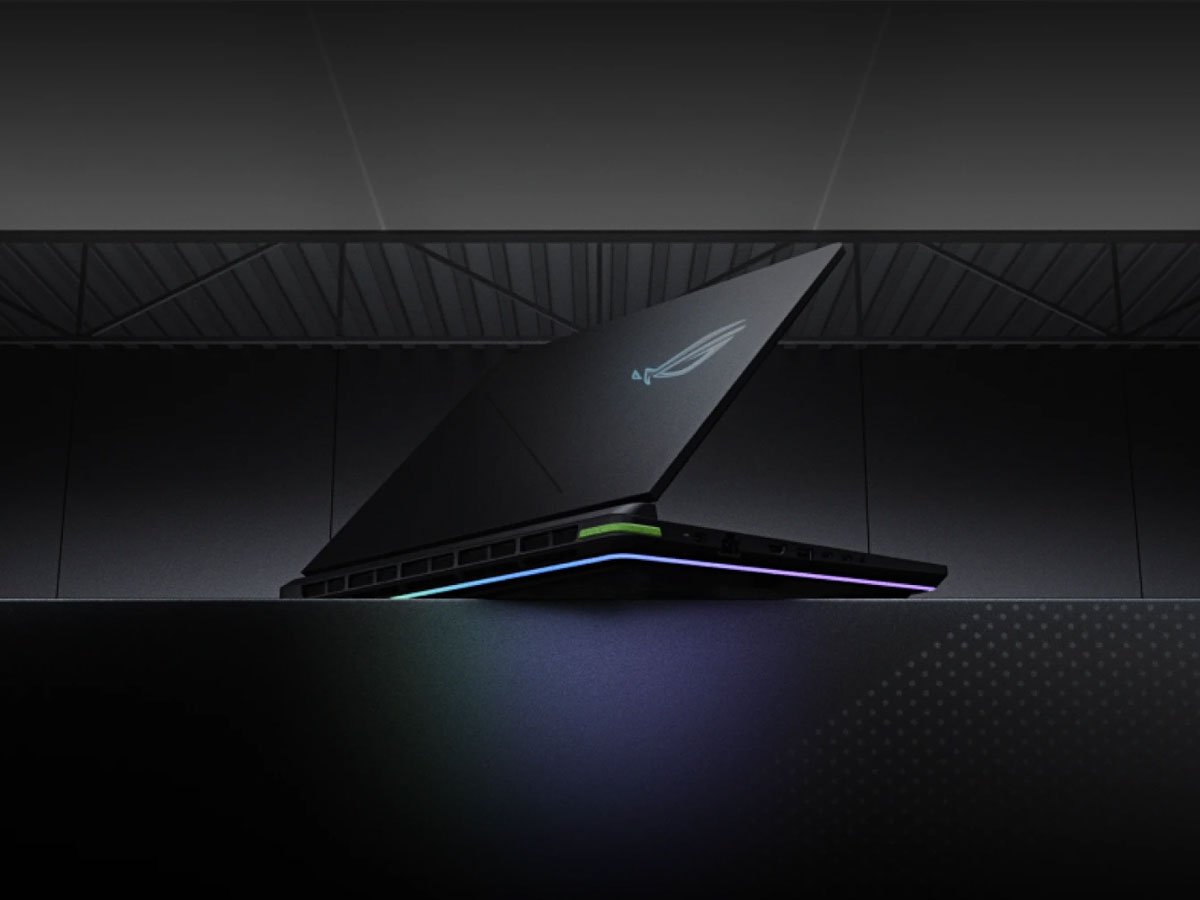 ASUS ROG Strix G16 bok