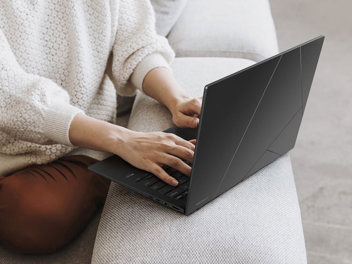 ASUS ZenBook 14 tył