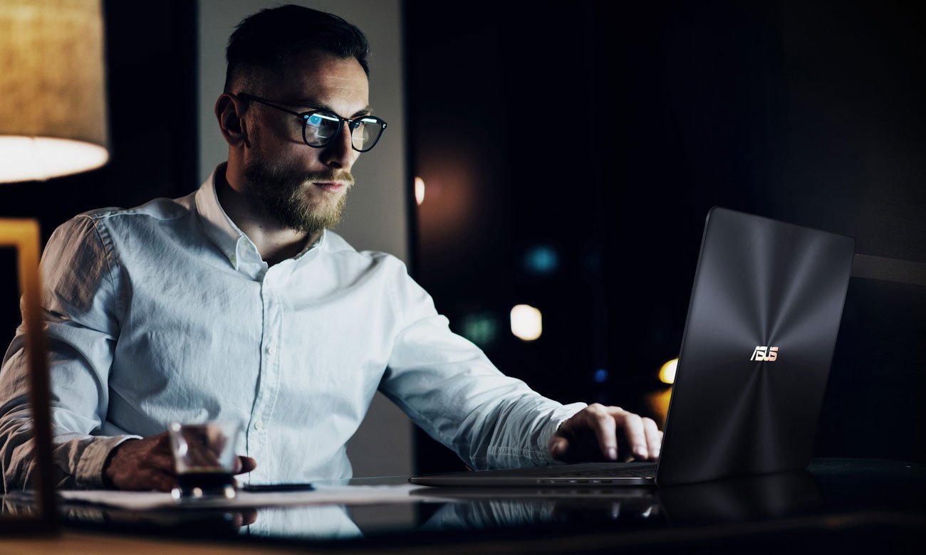 ASUS ZenBook Pro 15 UX550GE Bateria, która działa cały dzień
