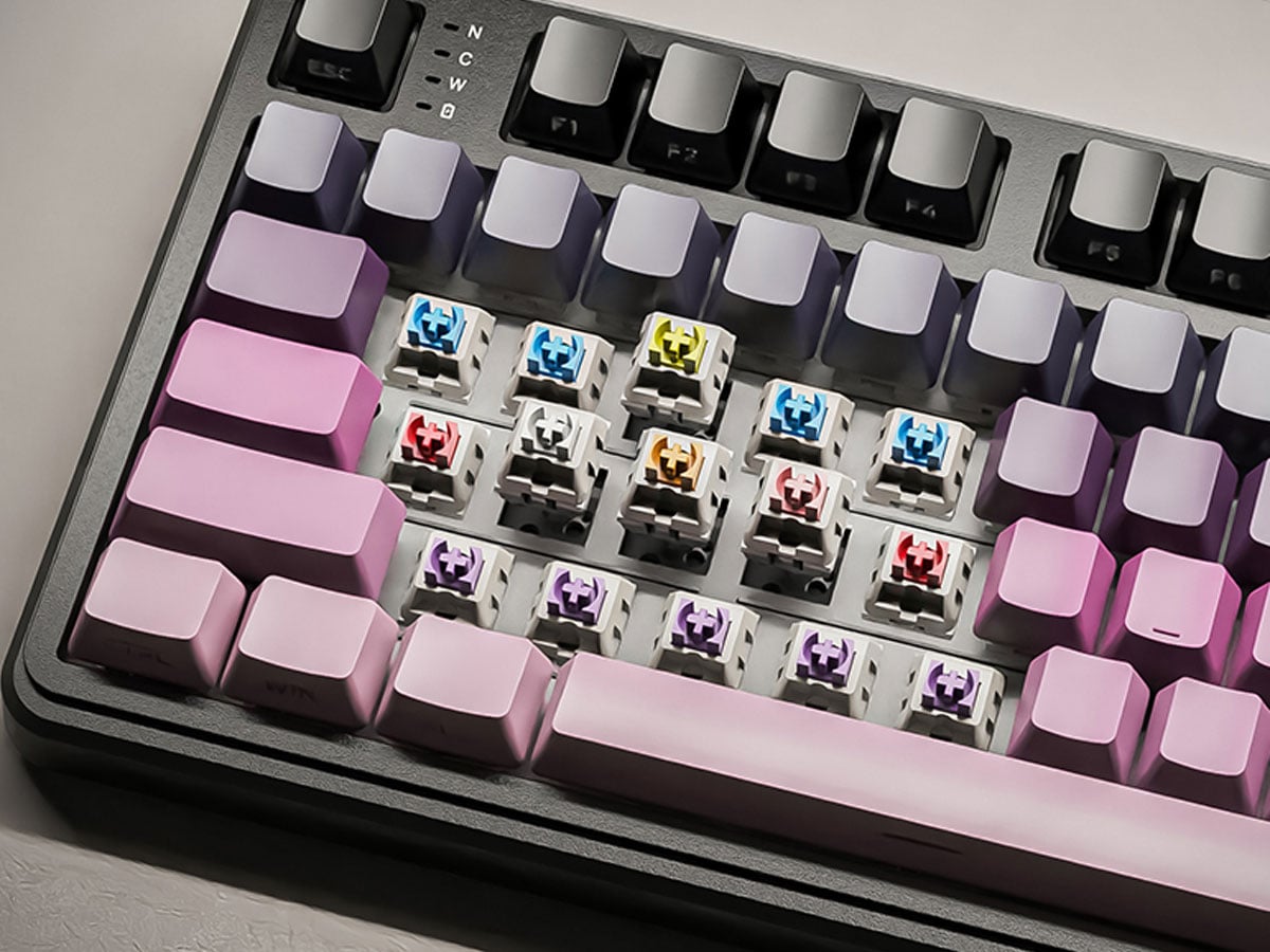 Hot Swap i wytrzymałe nakładki klawiszy