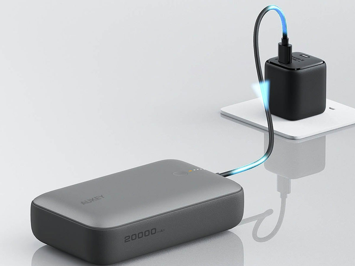 Aukey Powerbank 20 000 mAh, USB-C 22,5W, USB-A, mini, szary