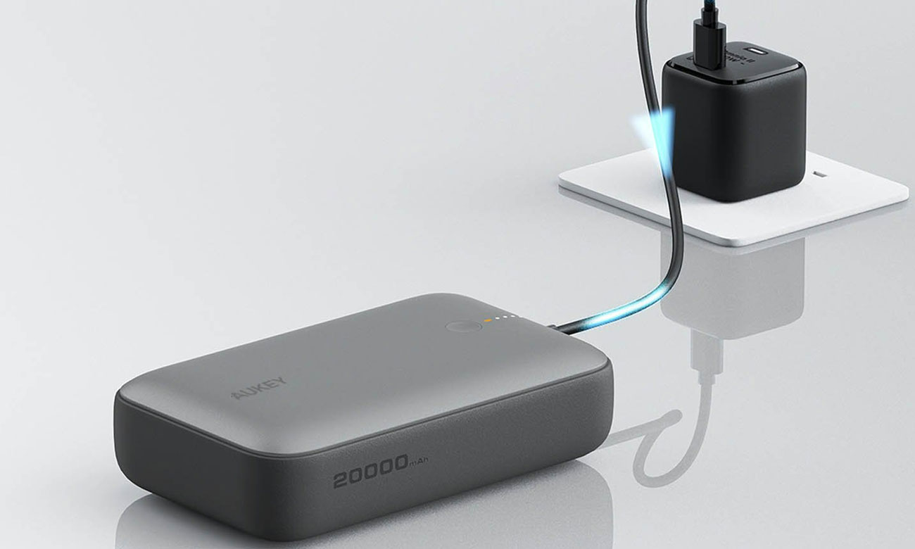 Aukey Powerbank 20 000 mAh, USB-C 22,5W, USB-A, mini, szary