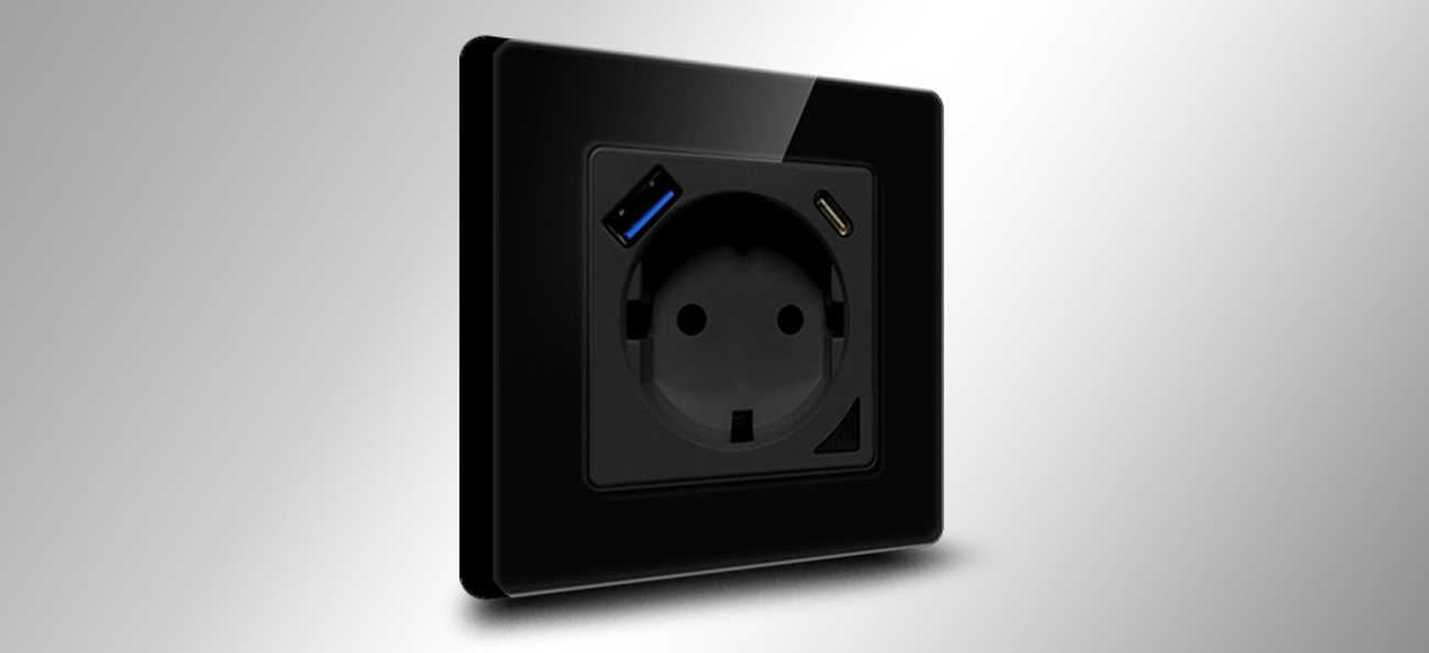 Inteligentne gniazdo ścienne Avatto porty USB