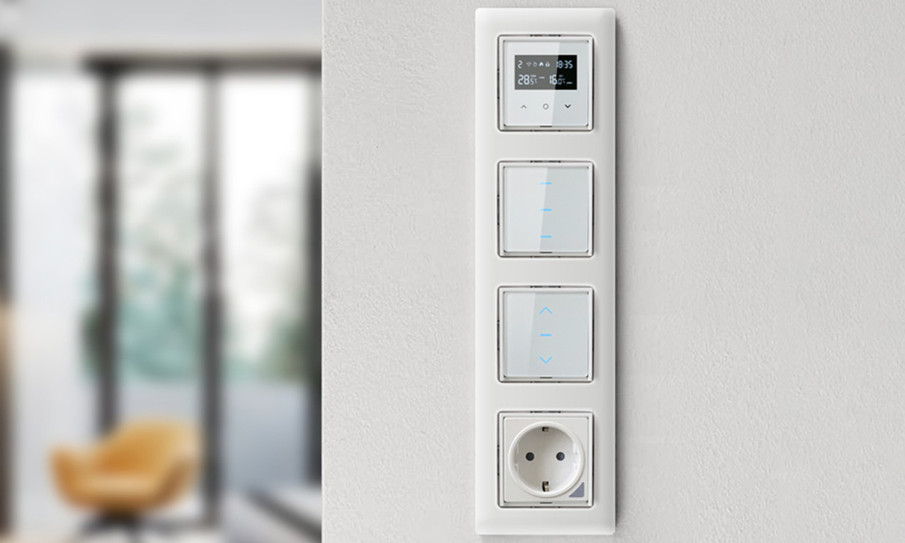 Inteligentny termostat boilera Avatto panel sterowania