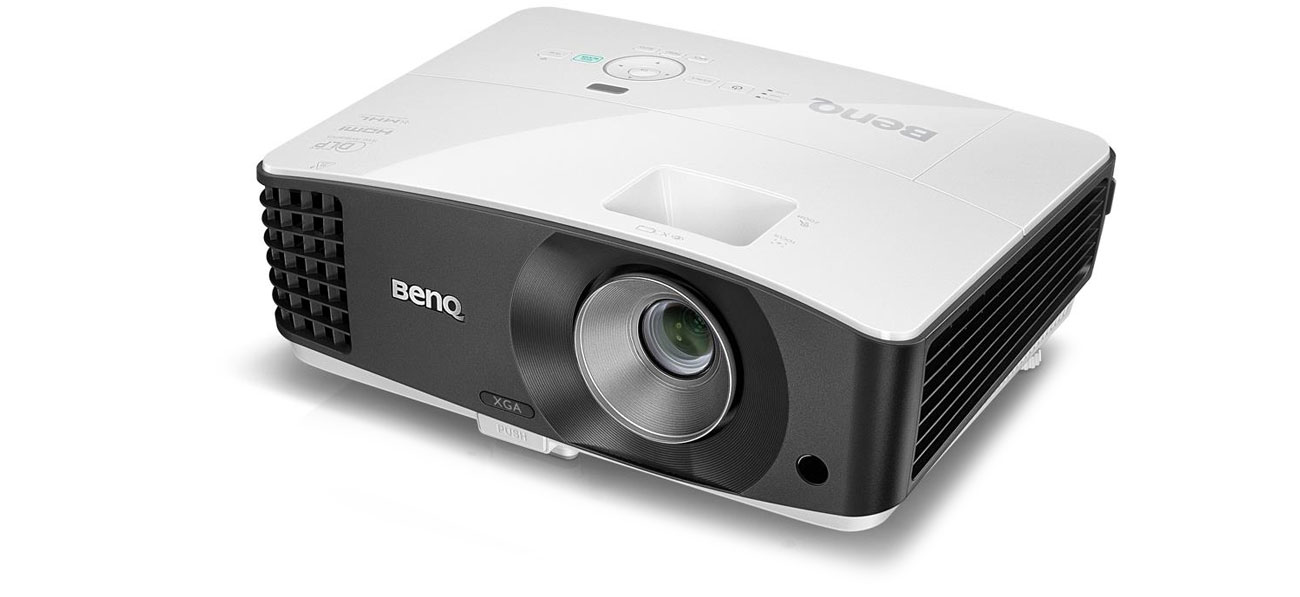 BenQ MX704 DLP plug and play mobile enertainment