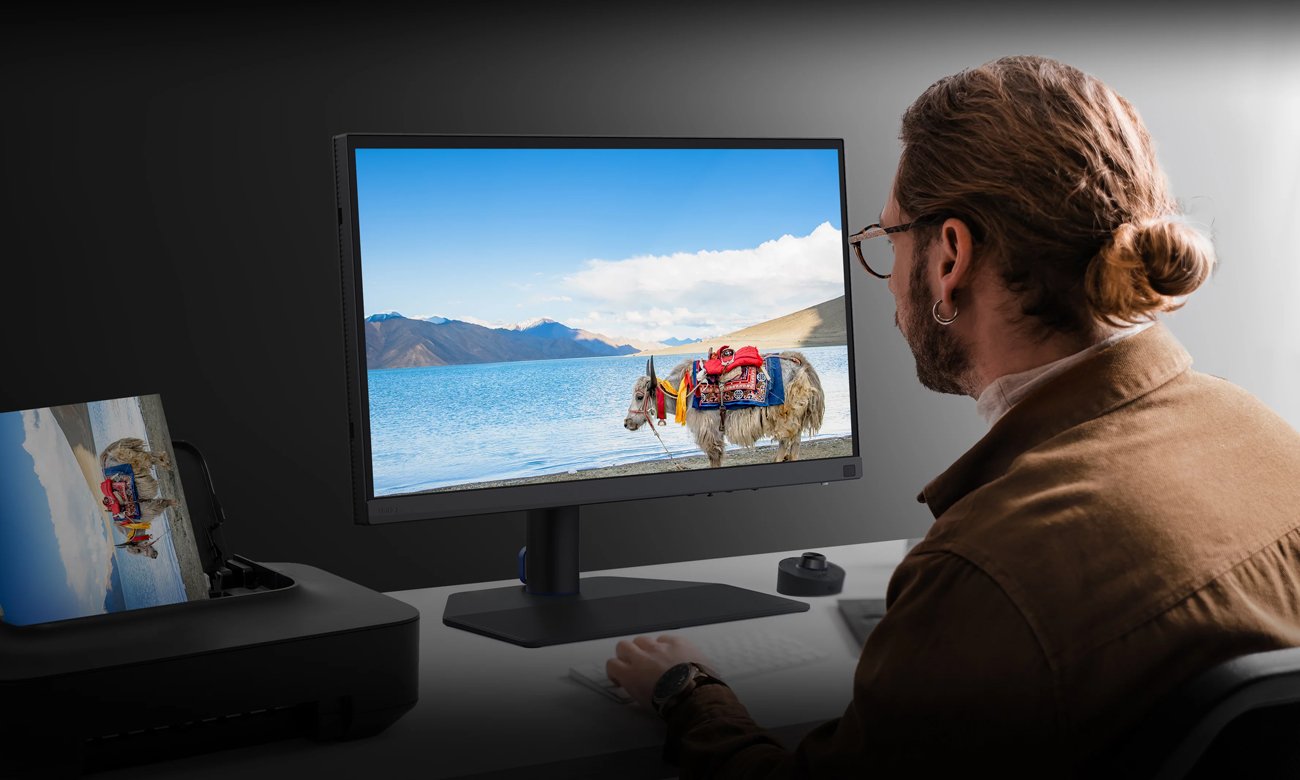 BenQ SW272U
