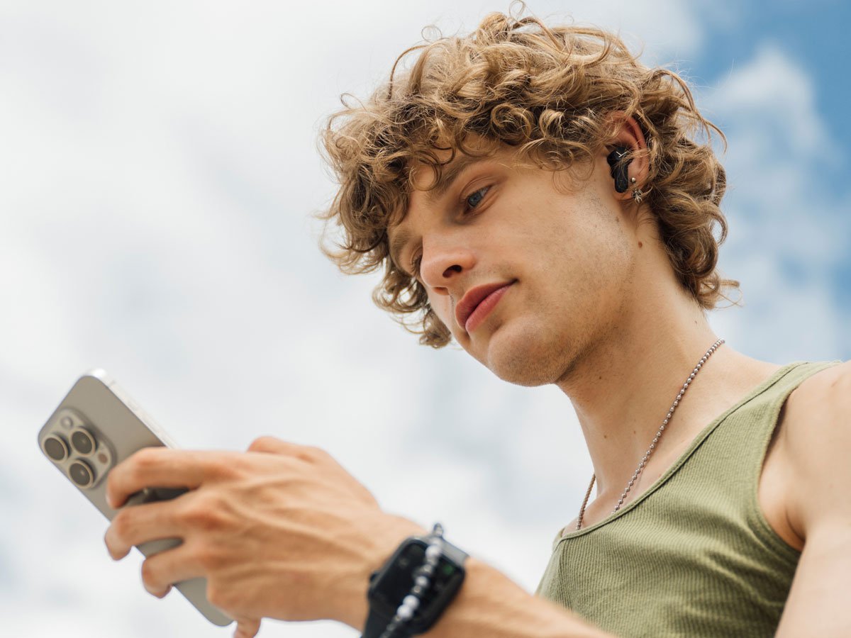 Słuchawki bezprzewodowe Beyerdynamic Amiron 100 Czarne - Grafika lifestyle