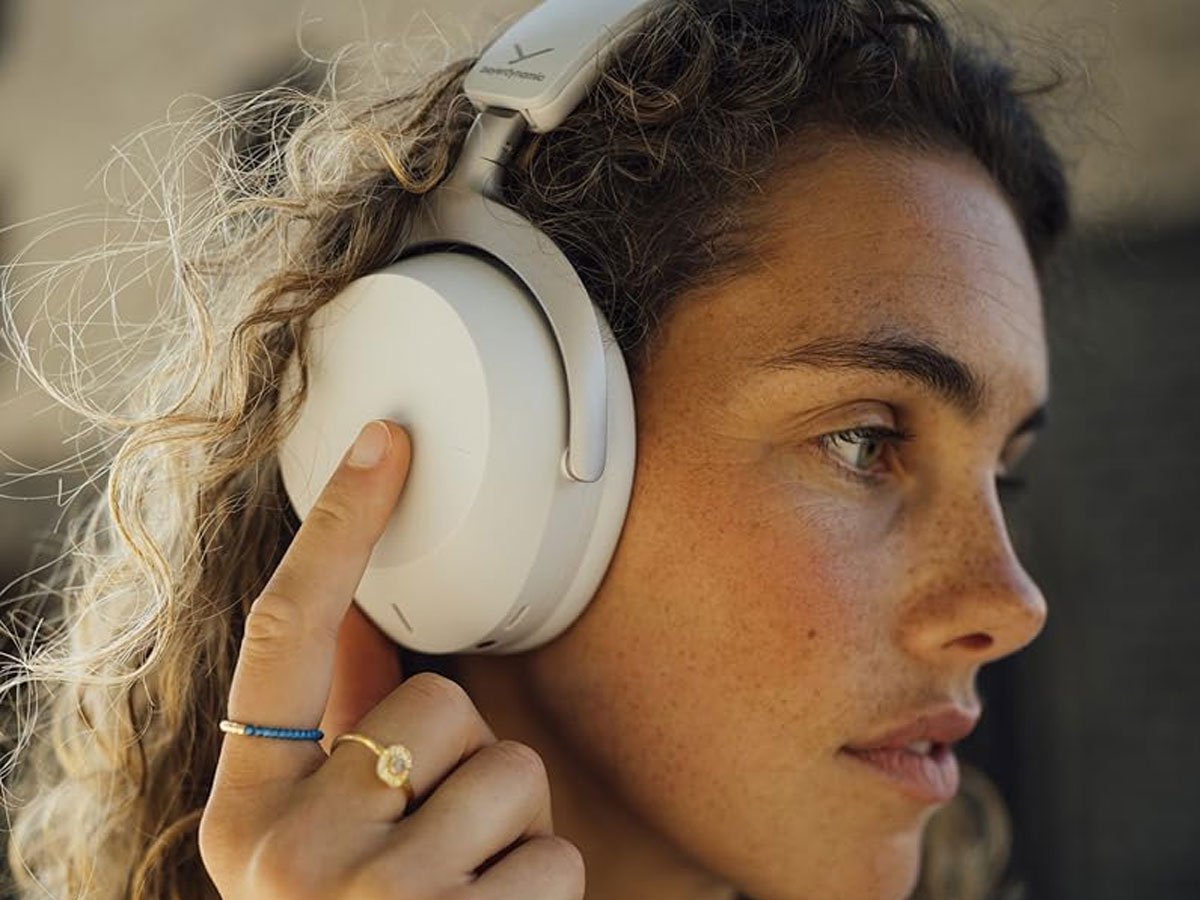 Słuchawki bezprzewodowe Beyerdynamic Aventho 300 - Grafika lifestyle