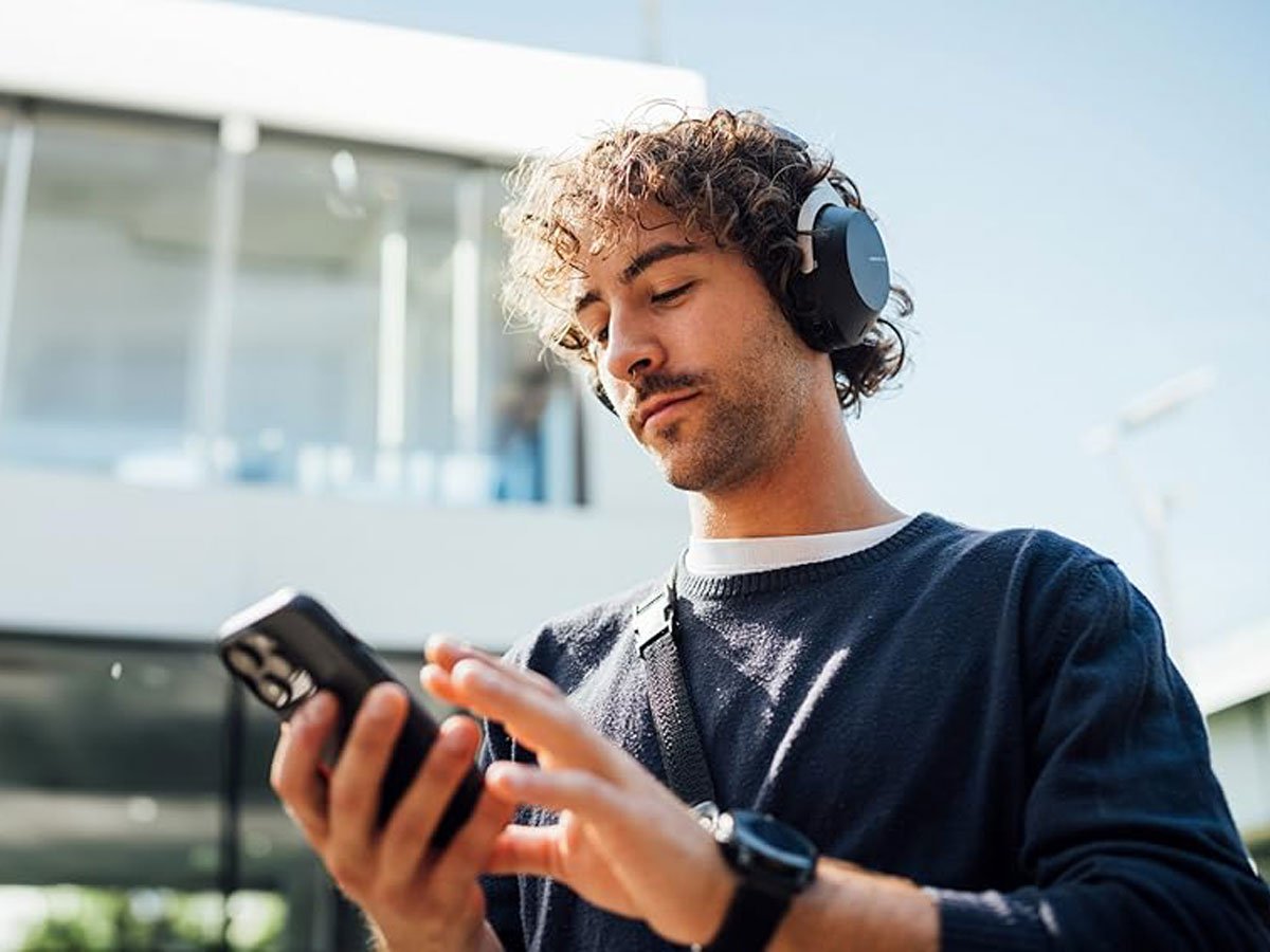 Słuchawki bezprzewodowe Beyerdynamic Aventho 300 - Grafika lifestyle