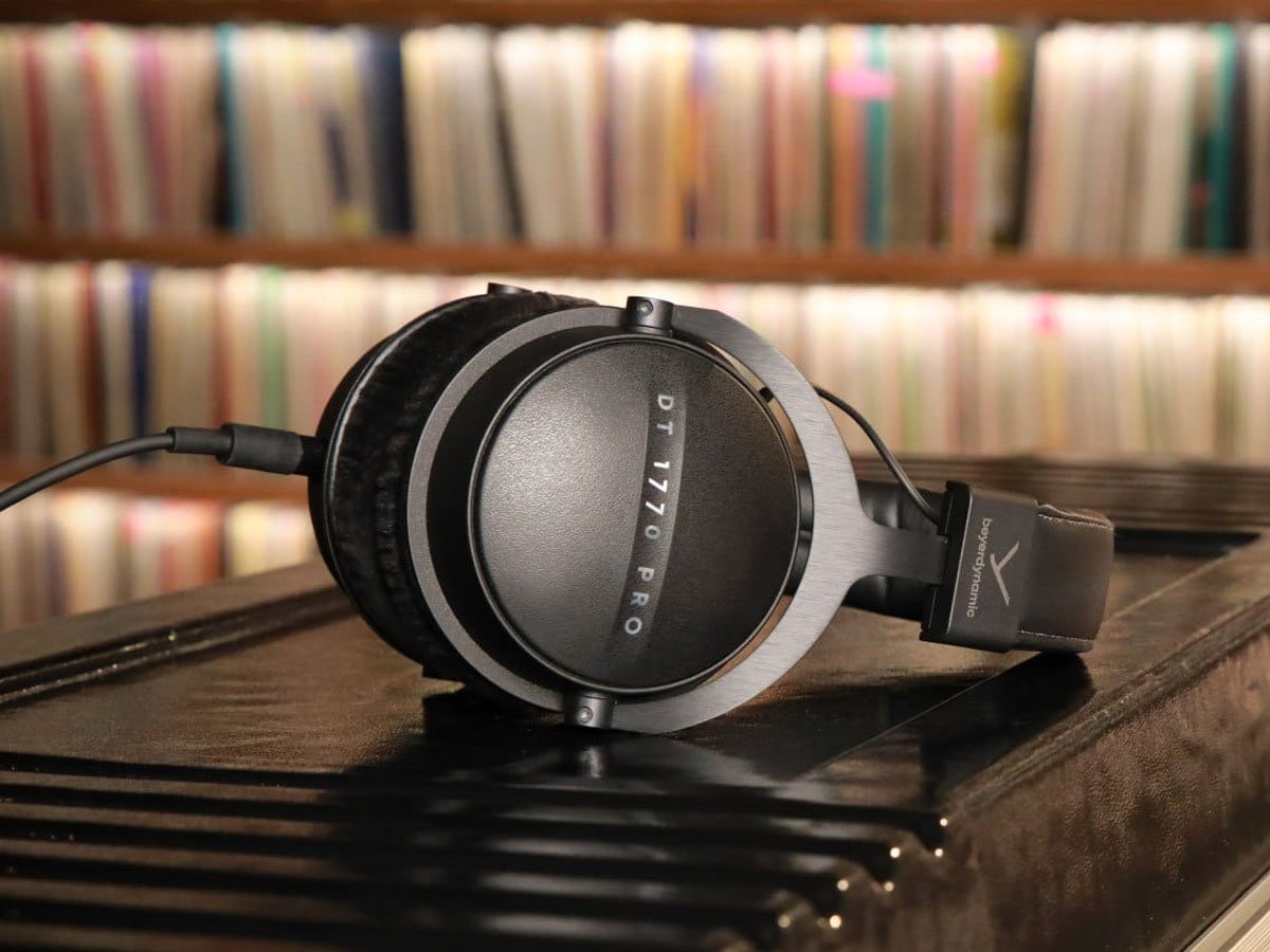 Słuchawki Beyerdynamic DT1770 PRO mkII - Grafika lifestyle